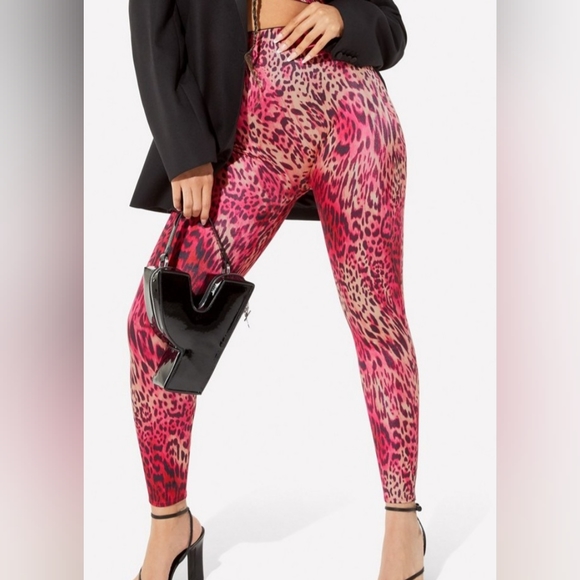 ❤️FABLETICS YITTY HEADLINER SHAPING HIGH WAIST LEGGING XL - Picture 1 of 6